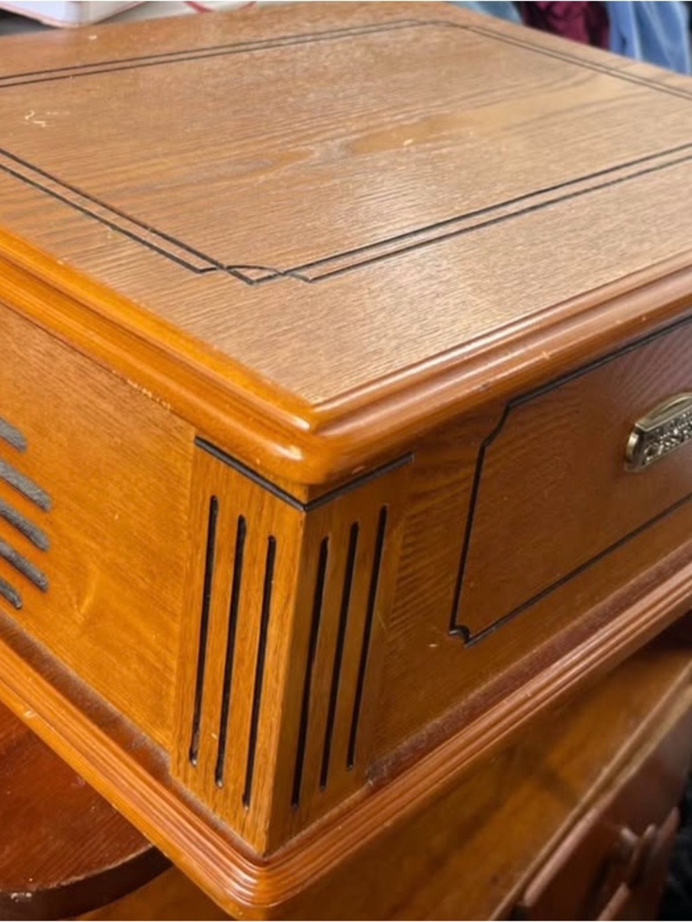 Vintage Style Wood Turntable Case - Brown